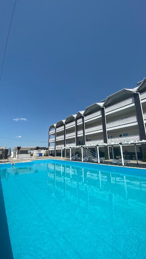 Lazurit Family Hotel Lazurne Exterior foto